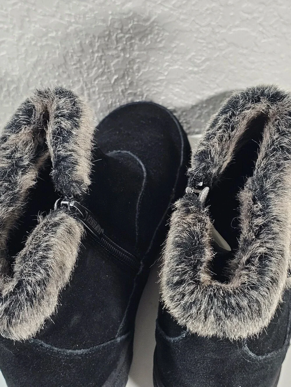 Khombu Gracie All-weather Black Snow Boots Size 6